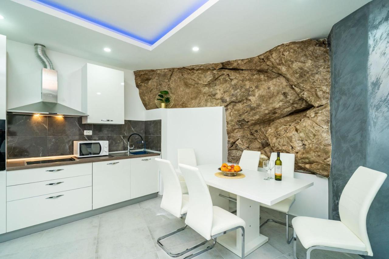 Hidden Gem Apartment Molunat Εξωτερικό φωτογραφία